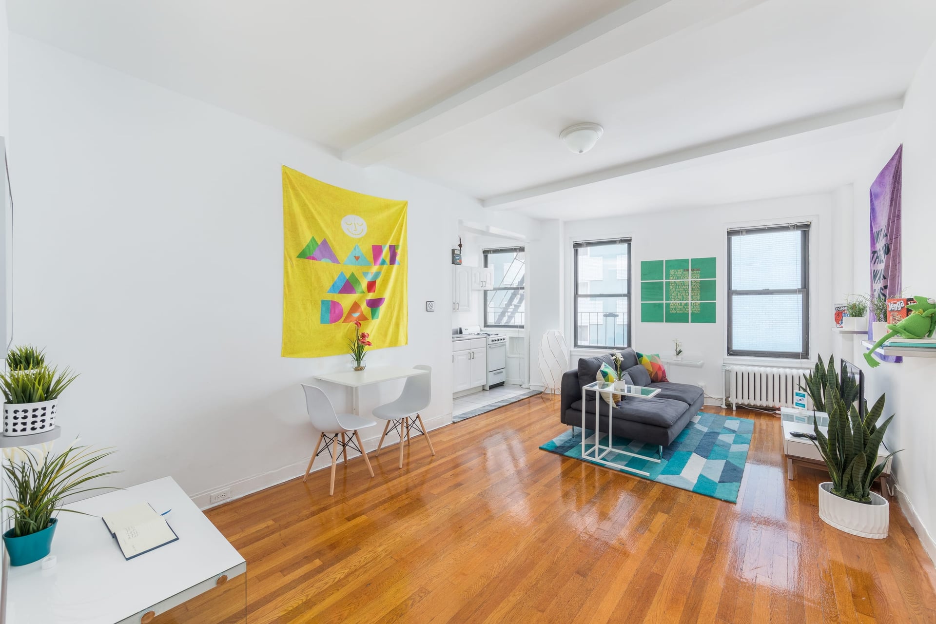 Midtown East Studio interior — view 1.