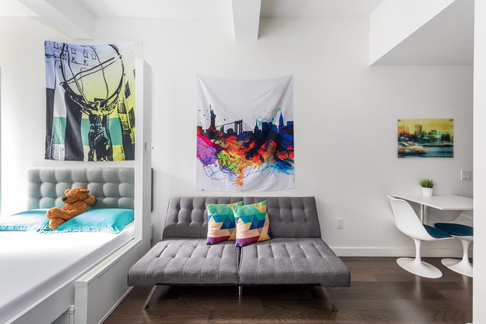 Pier 15 Studio interior — view 3.