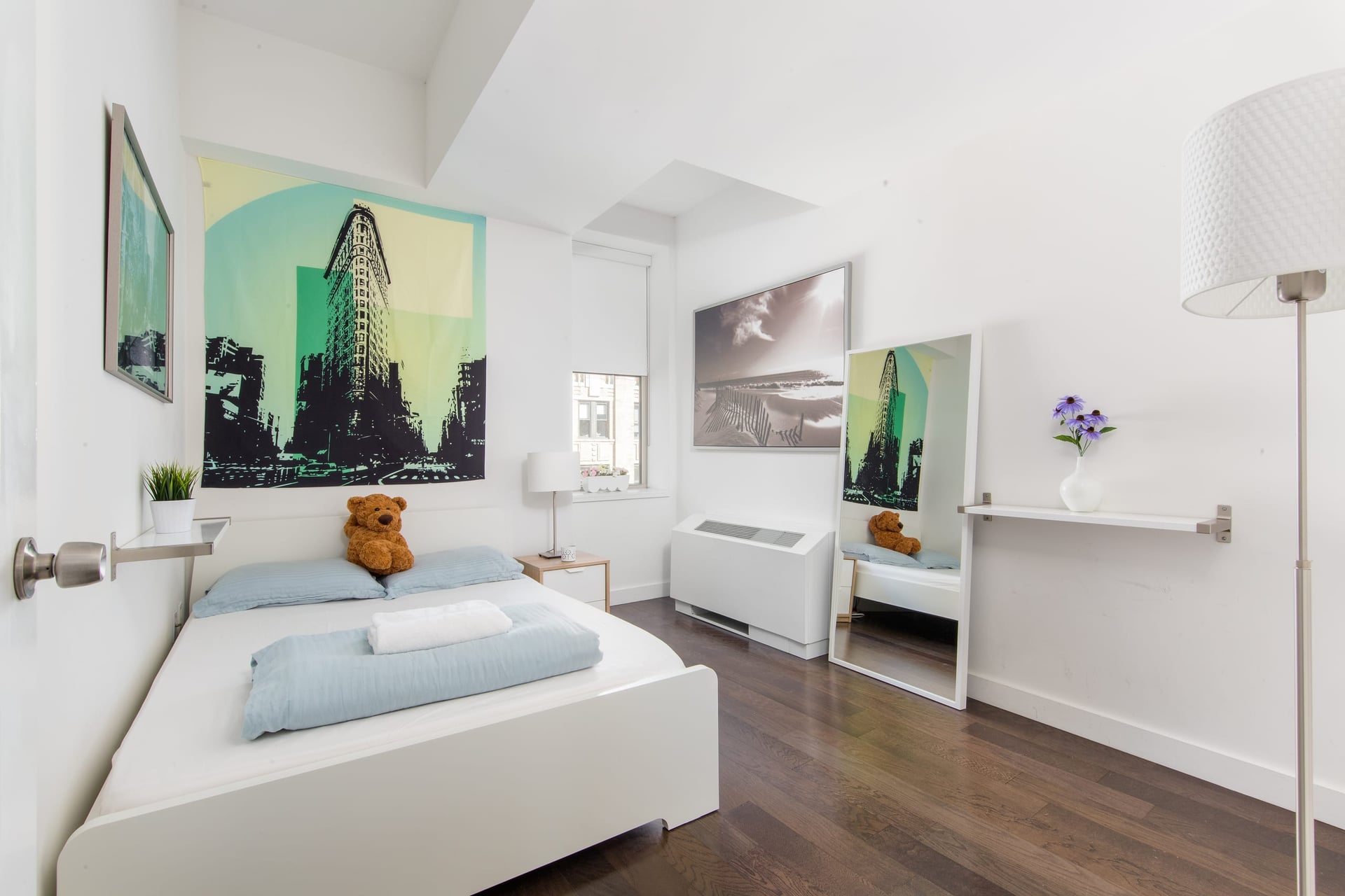 seaport-shared interior — view 2.
